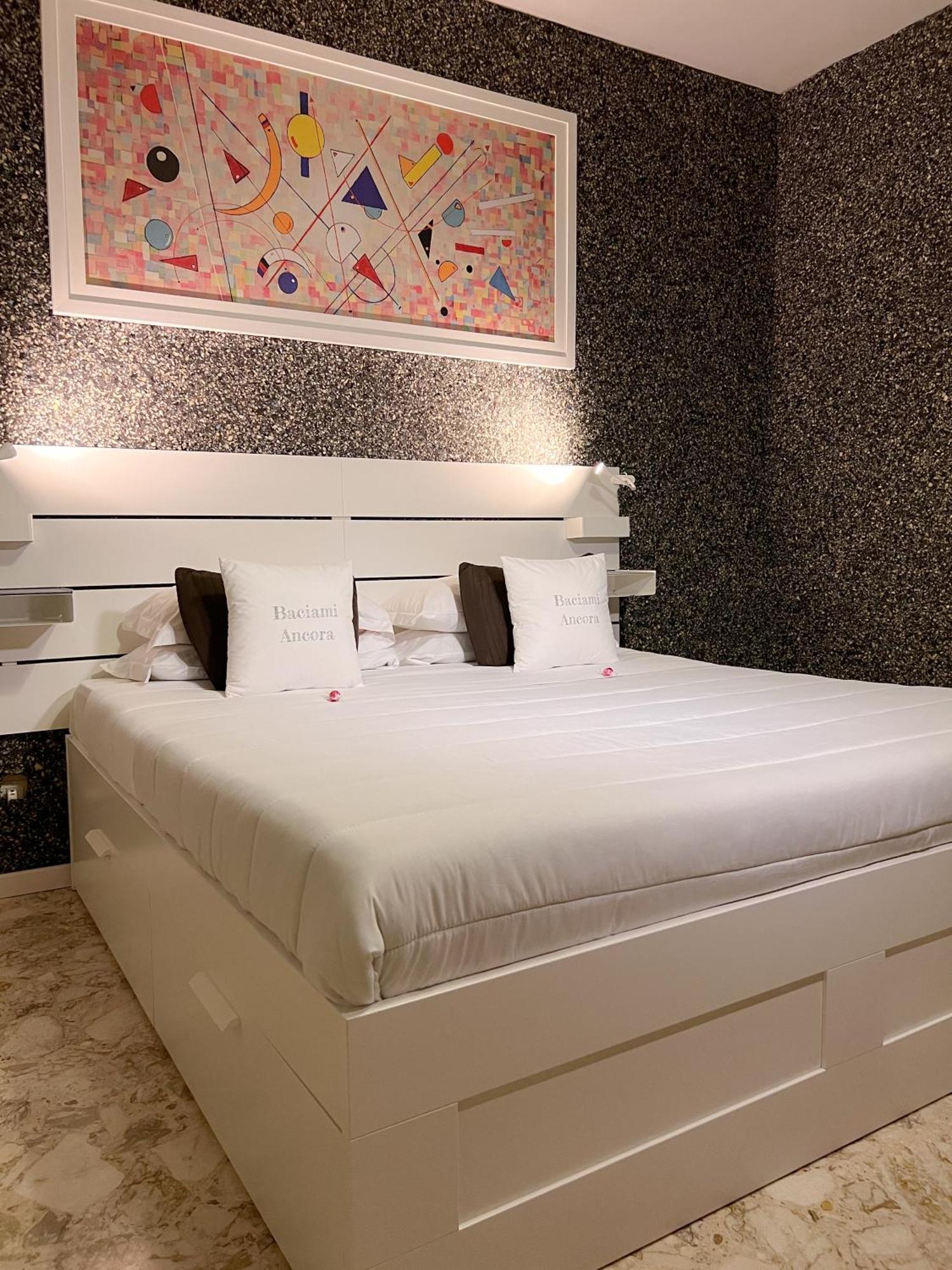 B&B Baciami Ancora Бари Экстерьер фото